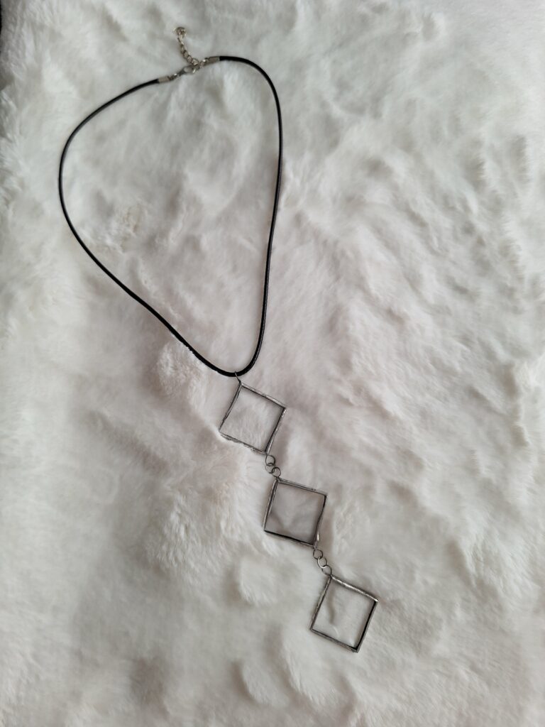 Collier trois carrés transparent