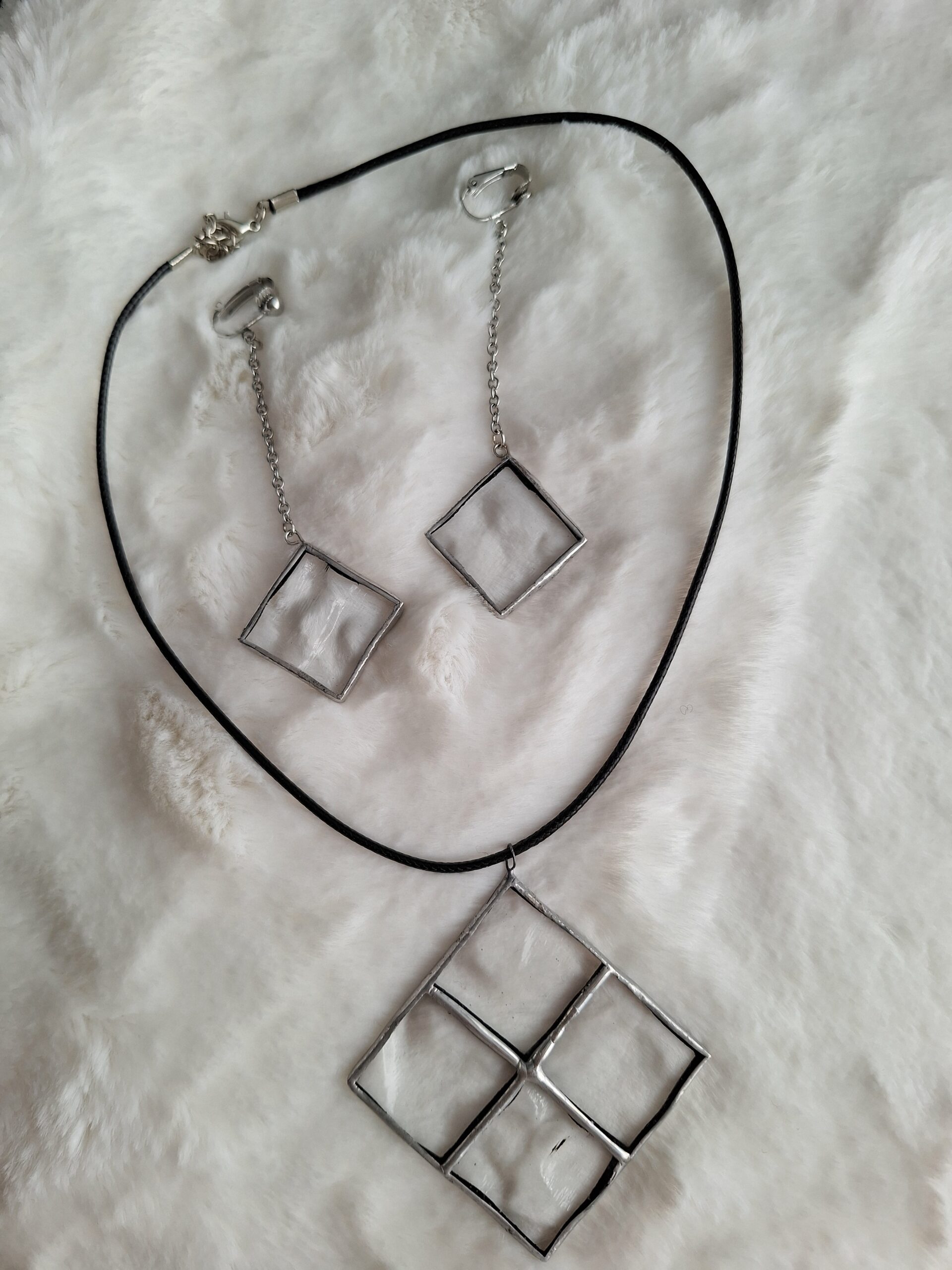 Parure carrés transparents