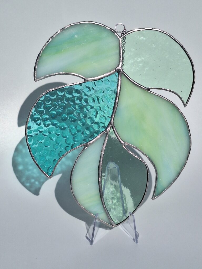 Feuille de Monstera verte claire