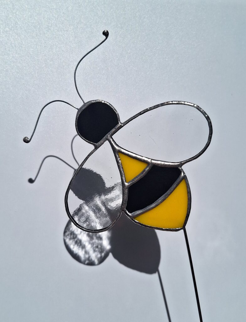 Abeille sur tige
